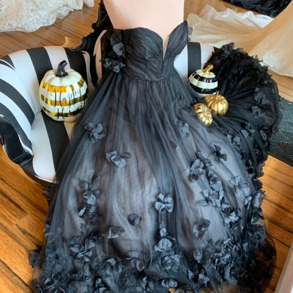 BLACK WEDDING DRESS : ESSENSE OF AUSTRALIA  D3734 - Picture 8 of 15